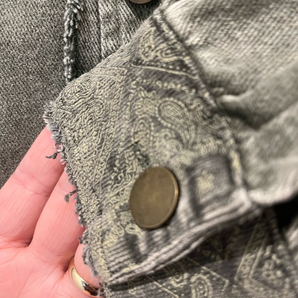 Oli & Hali Peace Out Soft Oversized Denim Patchwork Shirt Jacket. Olive - Green - Picture 7 of 16